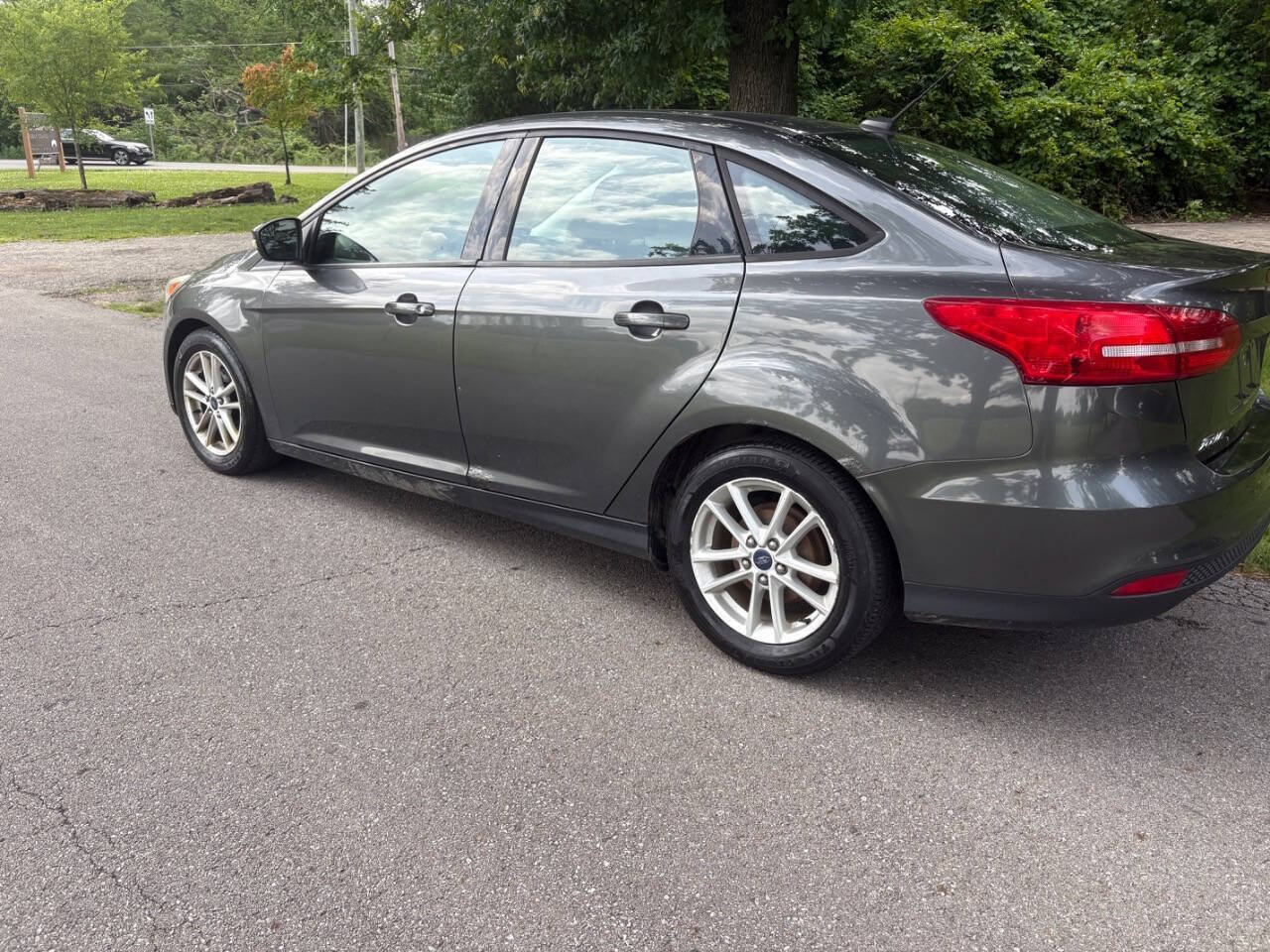 Used 2015 Ford Focus SE FWD image 6