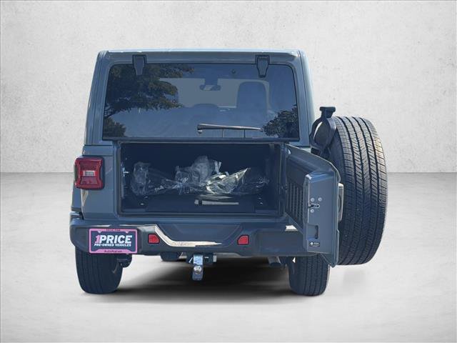 Used 2024 Jeep Wrangler Unlimited Sahara w/ Technology Group AWD/4WD image 7