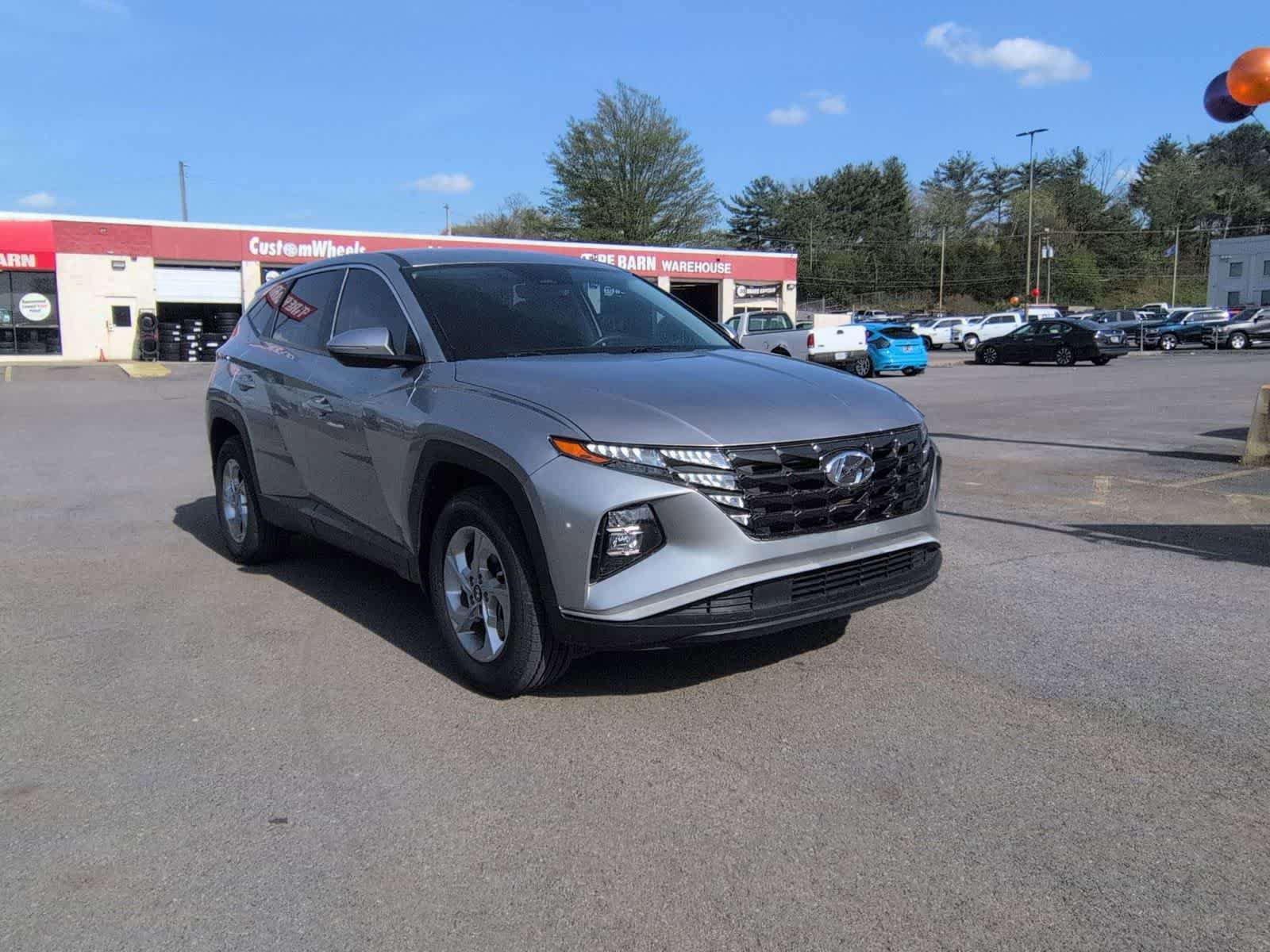Used 2022 Hyundai Tucson SE image 2