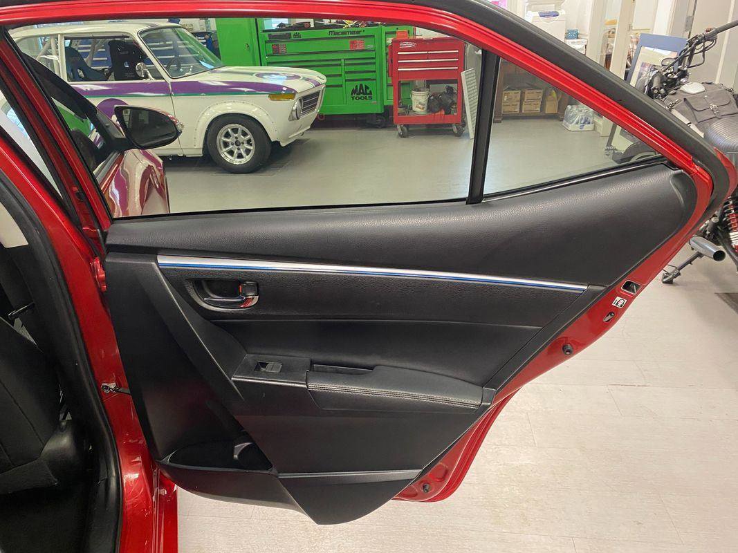 Used 2015 Toyota Corolla S image 13