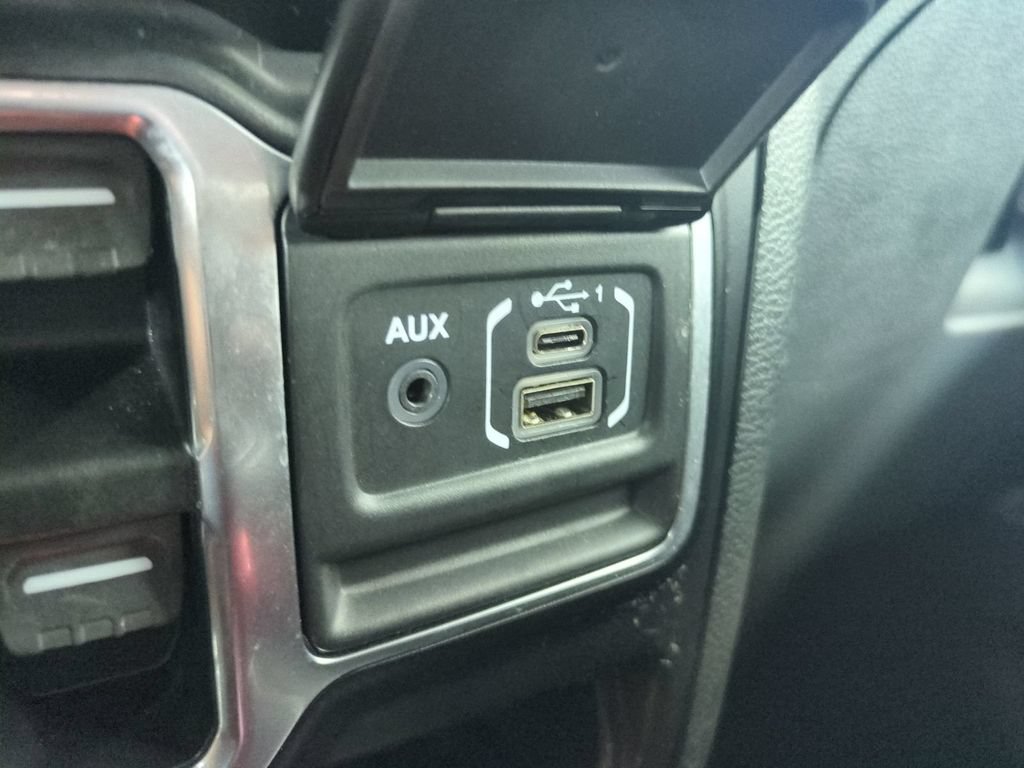 Used 2022 Jeep Wrangler Unlimited Rubicon AWD/4WD image 26
