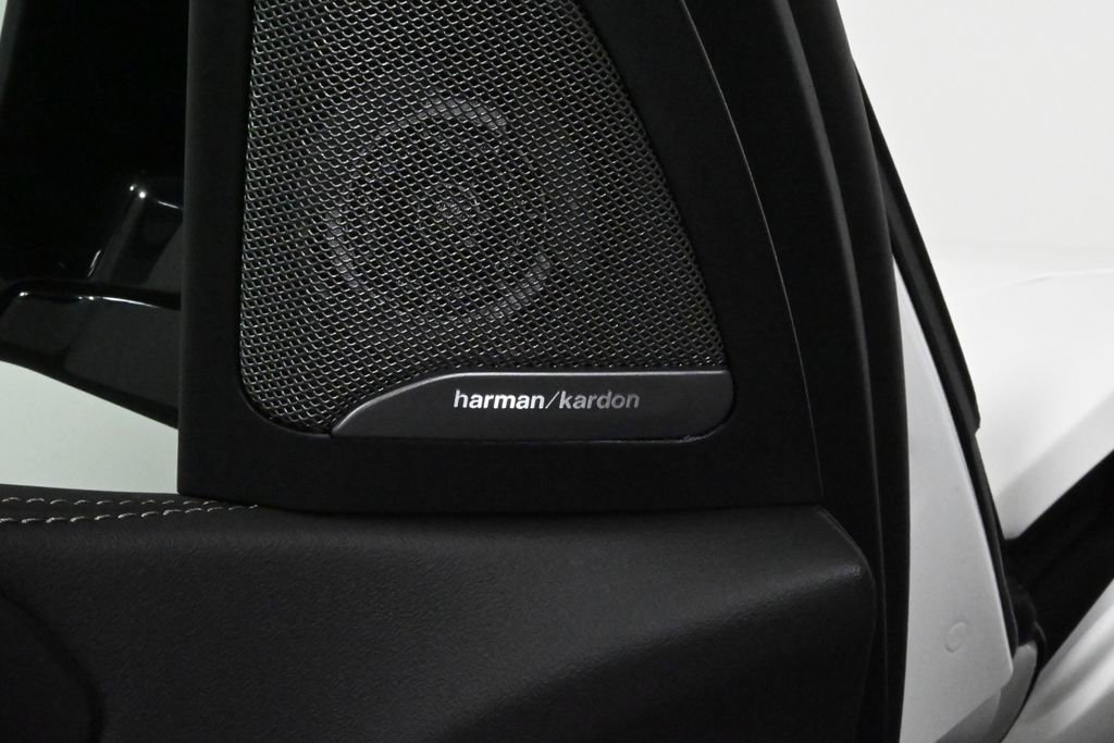 Used 2026 BMW X5 xDrive50e w/ M Sport Package image 30