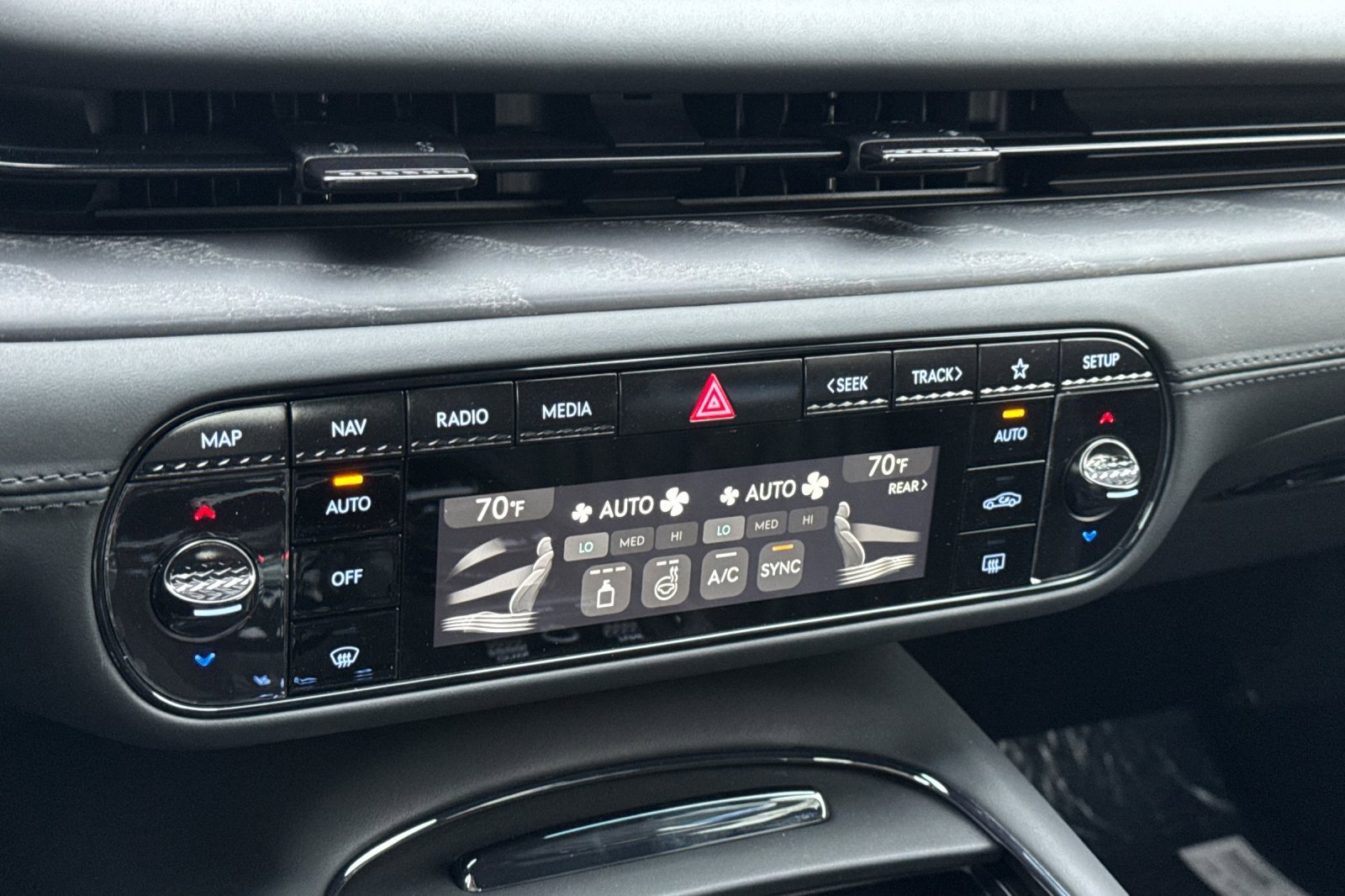 New 2026 Genesis G90 3.5T Prestige image 23