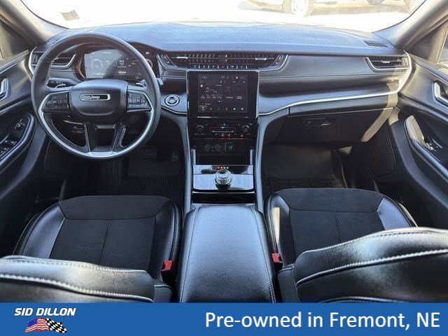 Used 2023 Jeep Grand Cherokee Altitude AWD/4WD image 9