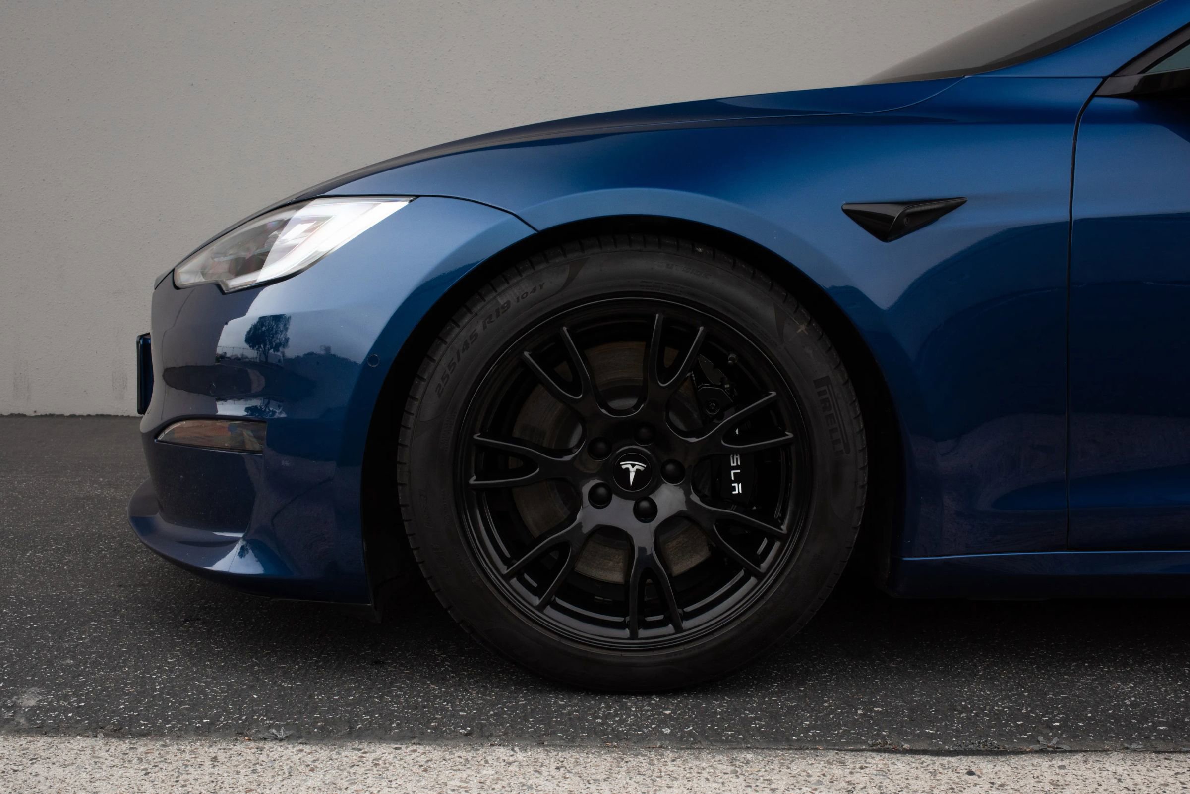 Used 2021 Tesla Model S Plaid image 34