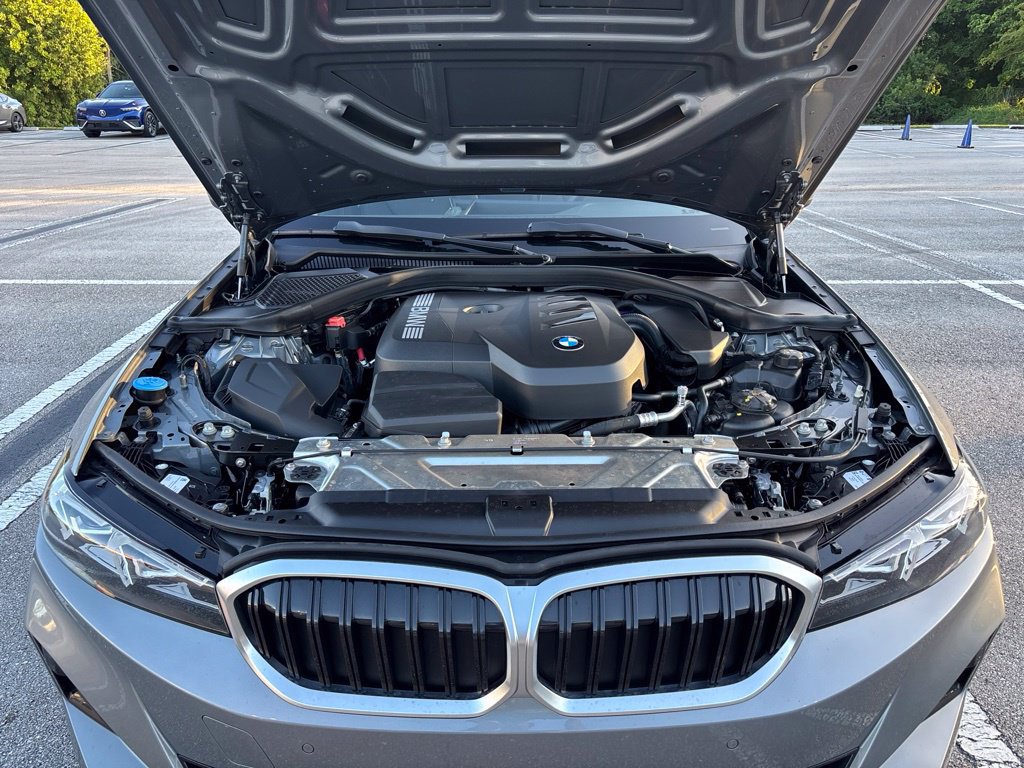 Used 2025 BMW 330i xDrive Sedan AWD/4WD image 11