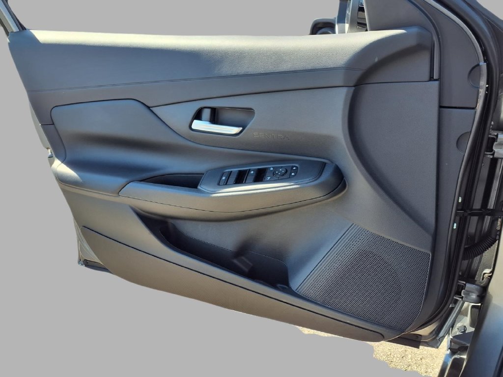 Used 2026 Nissan Sentra SV w/ SV Convenience Package FWD image 19