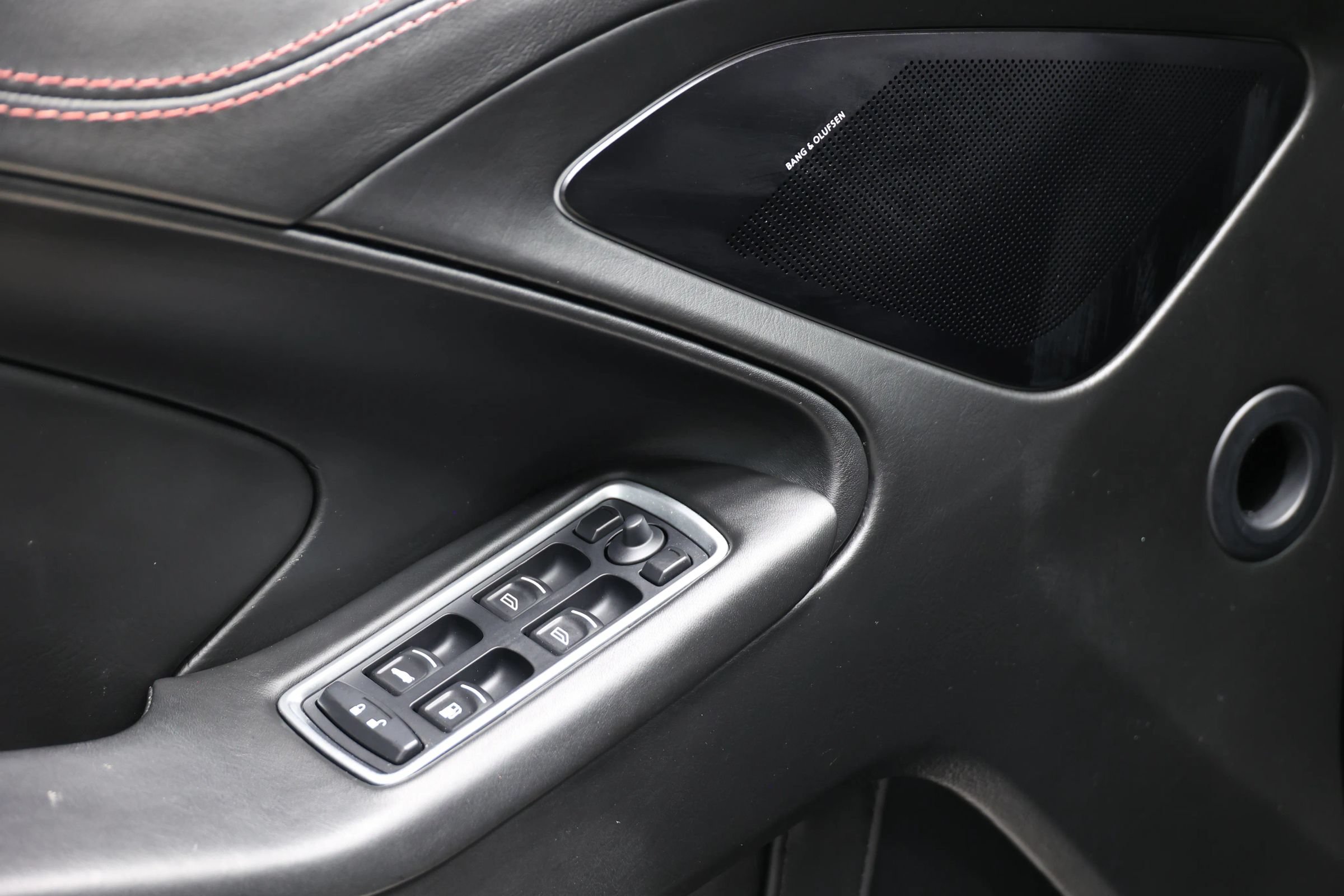 Used 2014 Aston Martin Vanquish Coupe RWD image 13