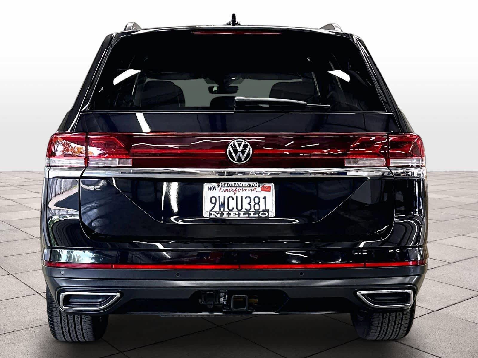 Certified 2026 Volkswagen Atlas SE w/ Panoramic Sunroof Package FWD image 8