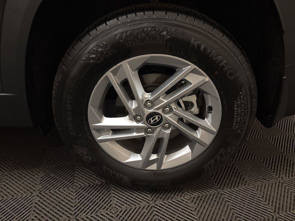 New 2025 Hyundai Tucson SE image 22