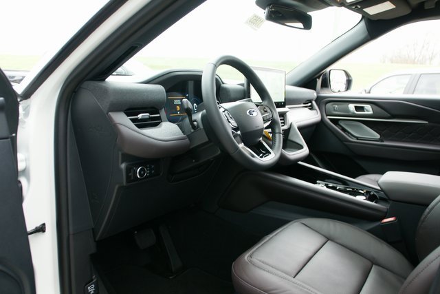 New 2026 Ford Explorer Platinum w/ LUX Leather Package image 17