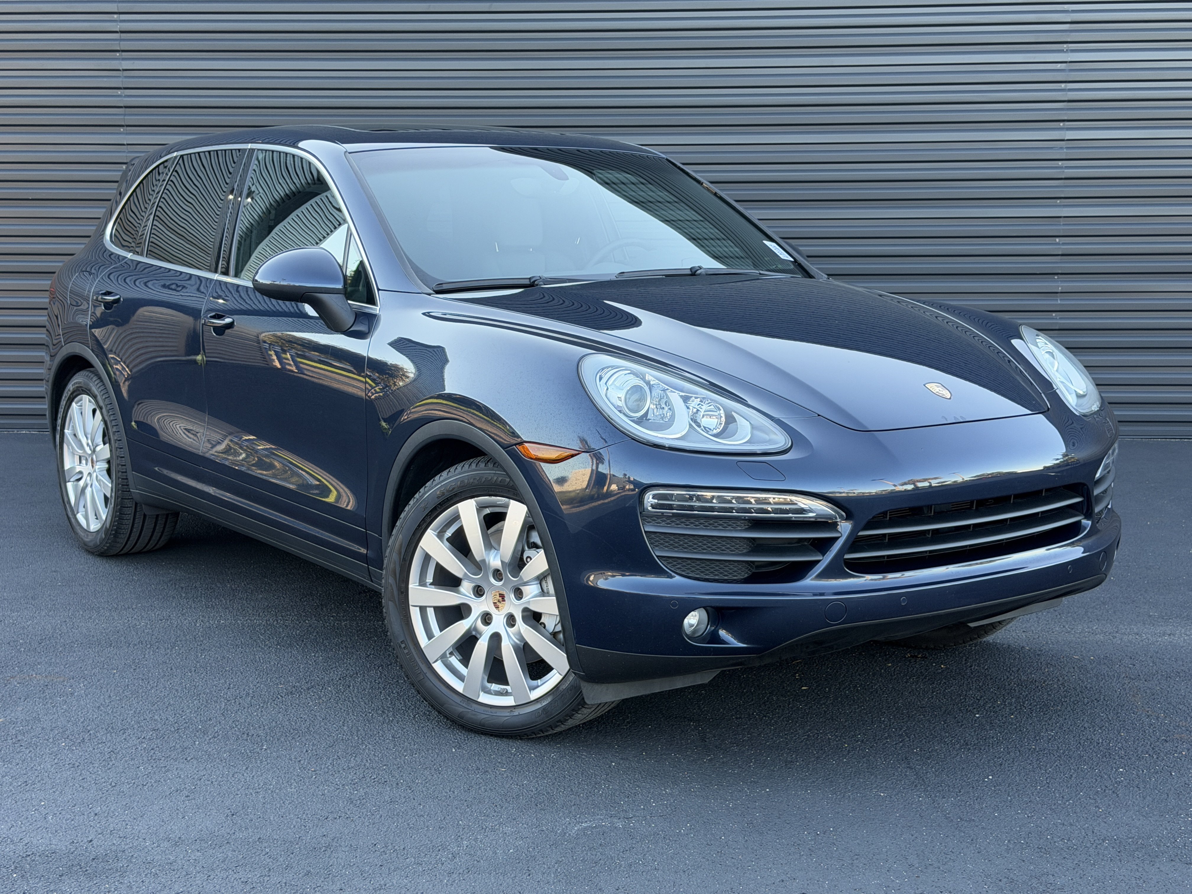 Used 2013 Porsche Cayenne S AWD/4WD image 8