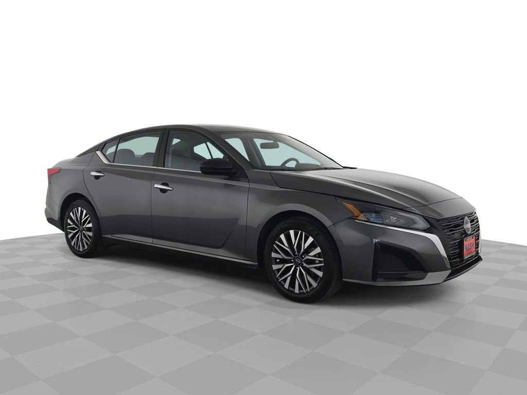 Used 2025 Nissan Altima 2.5 SV