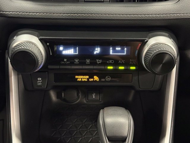 Used 2022 Toyota RAV4 LE FWD image 27