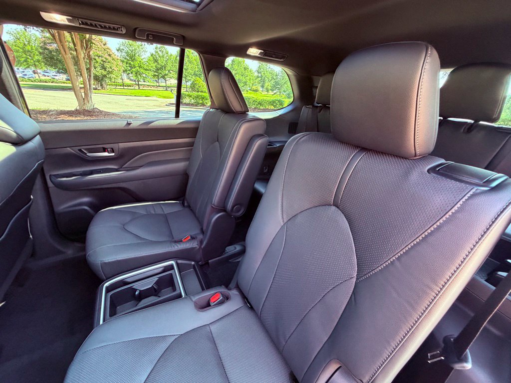 Used 2026 Toyota Grand Highlander AWD Hybrid image 16