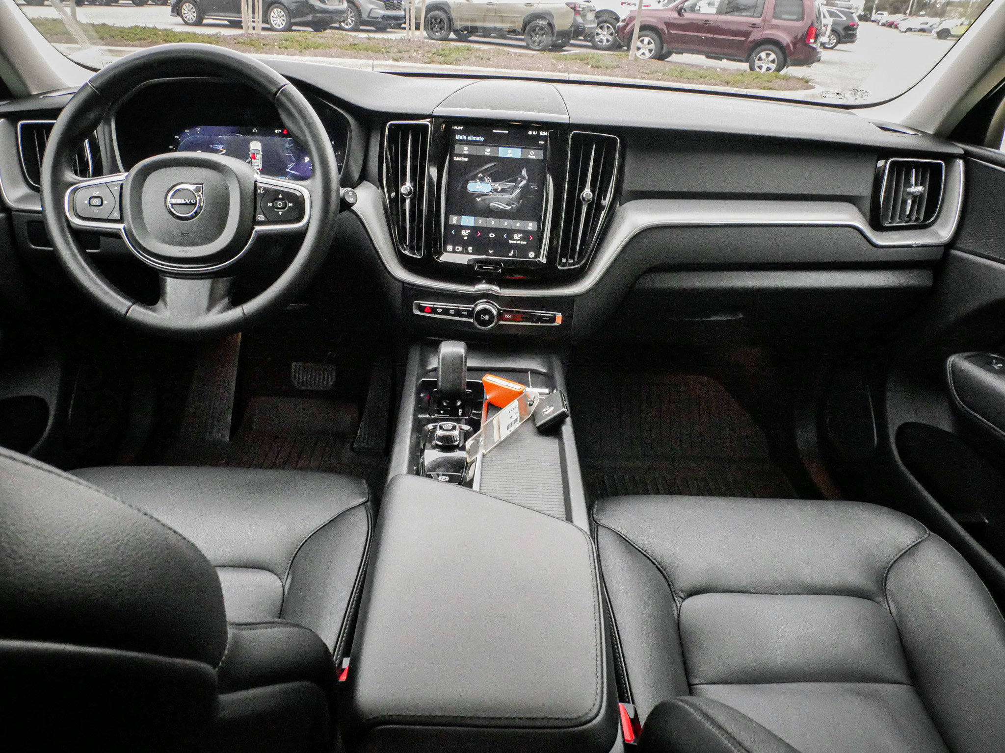 Used 2024 Volvo XC60 B5 Core image 29