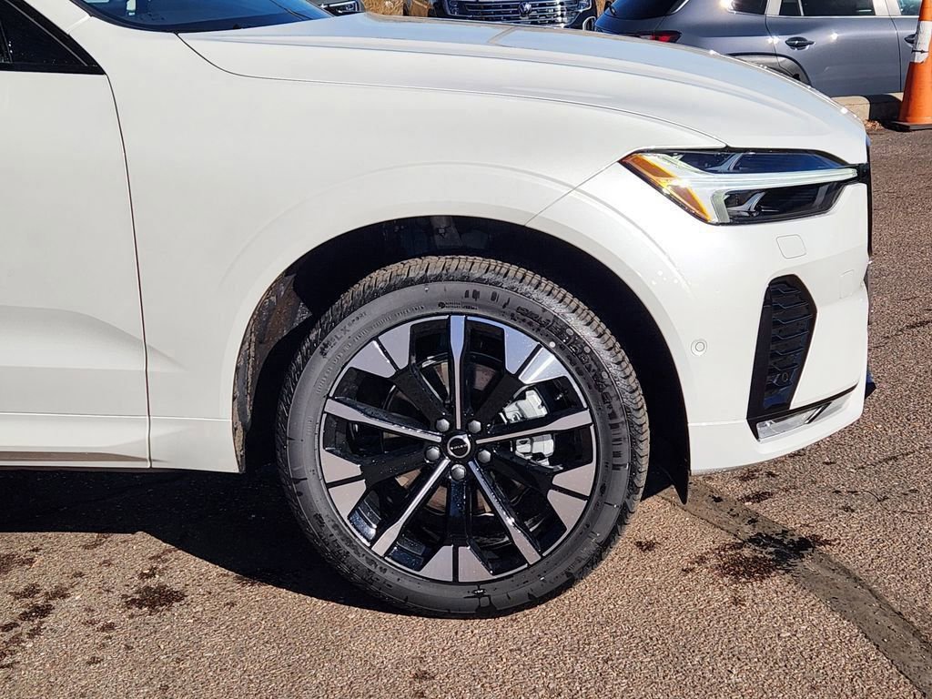 New 2026 Volvo XC60 B5 Plus w/ Protection Package Premier image 29