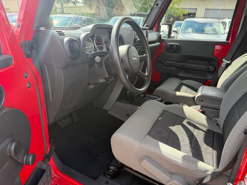 Used 2010 Jeep Wrangler Unlimited Sport AWD/4WD image 13