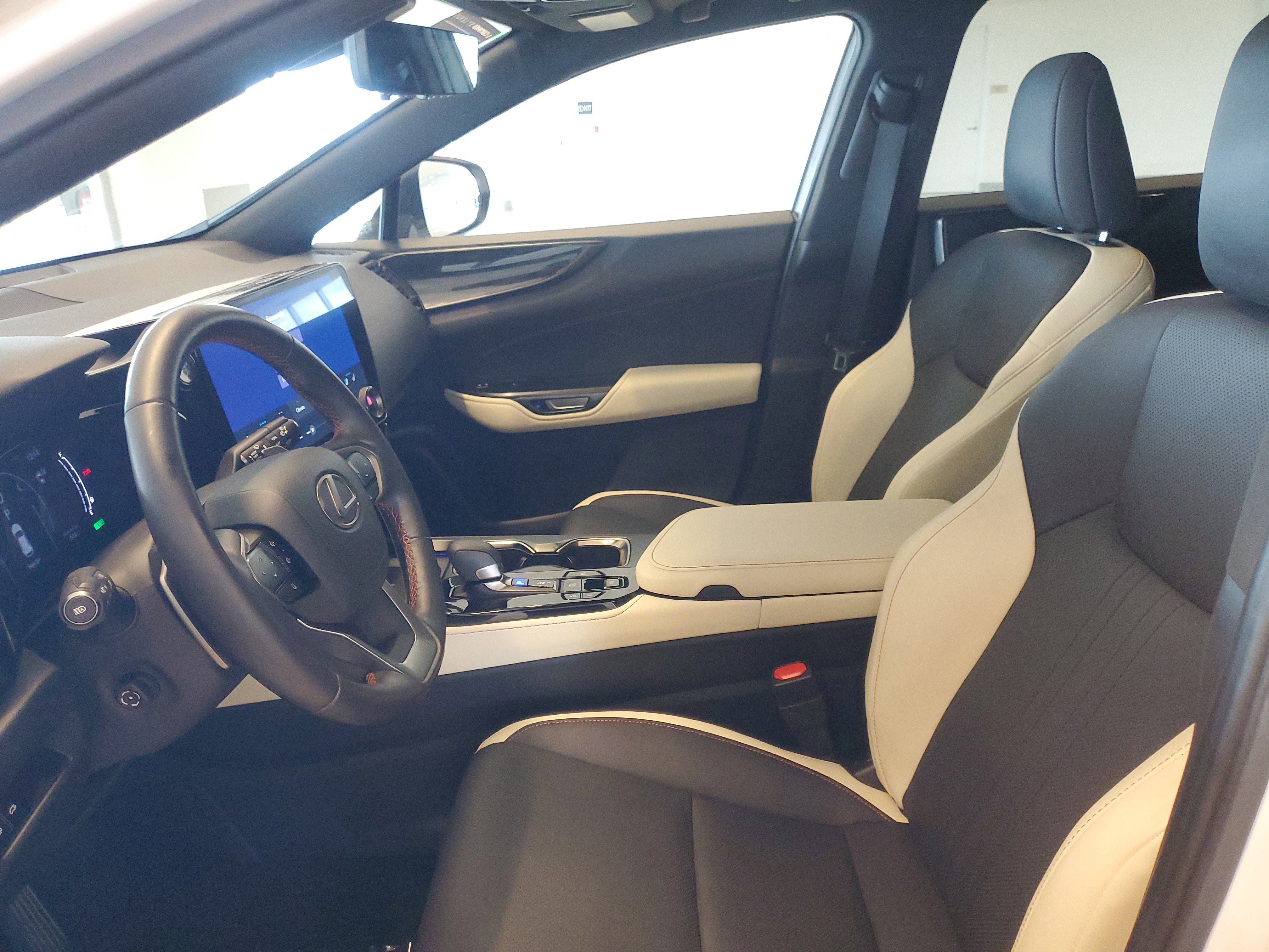 Used 2023 Lexus NX 350h NX 350h Premium image 19