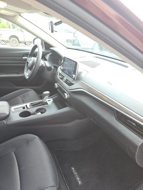 Used 2025 Nissan Altima 2.5 SV AWD/4WD image 28