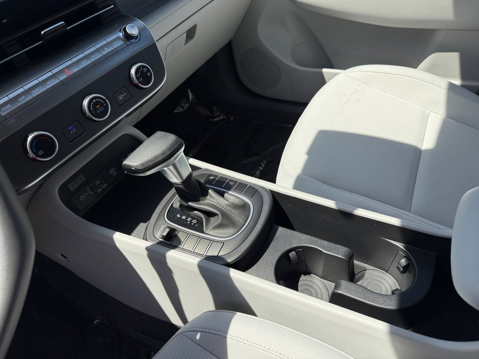 Certified 2025 Hyundai Kona SE FWD image 13