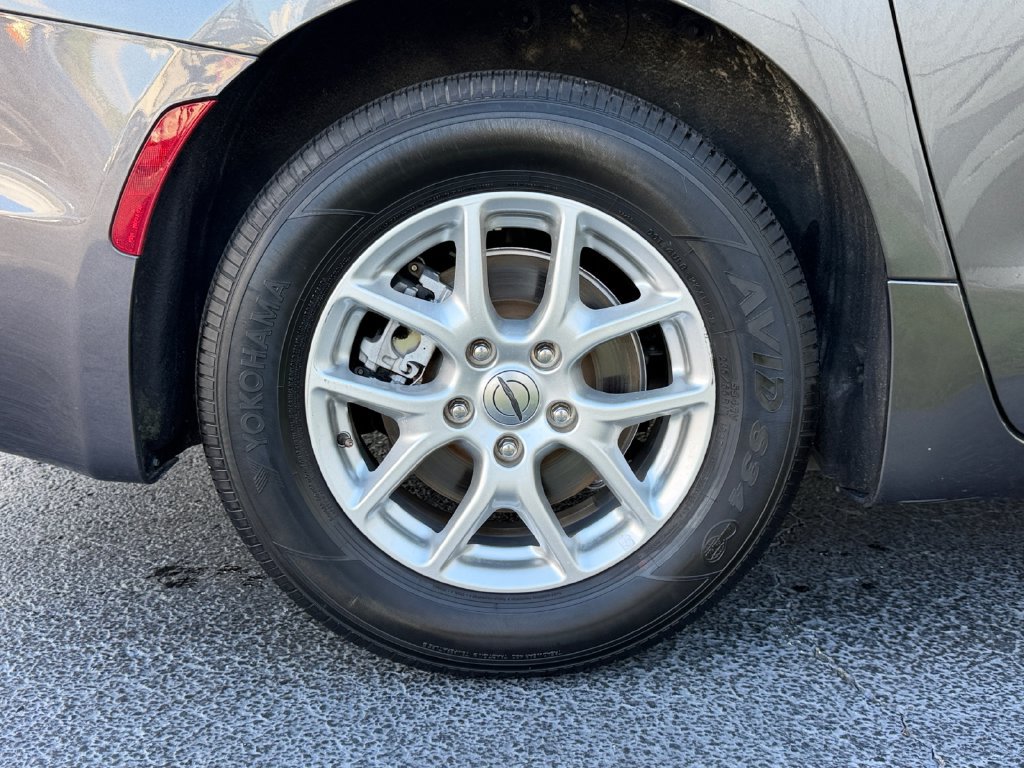 Used 2023 Chrysler Pacifica Touring-L FWD image 46