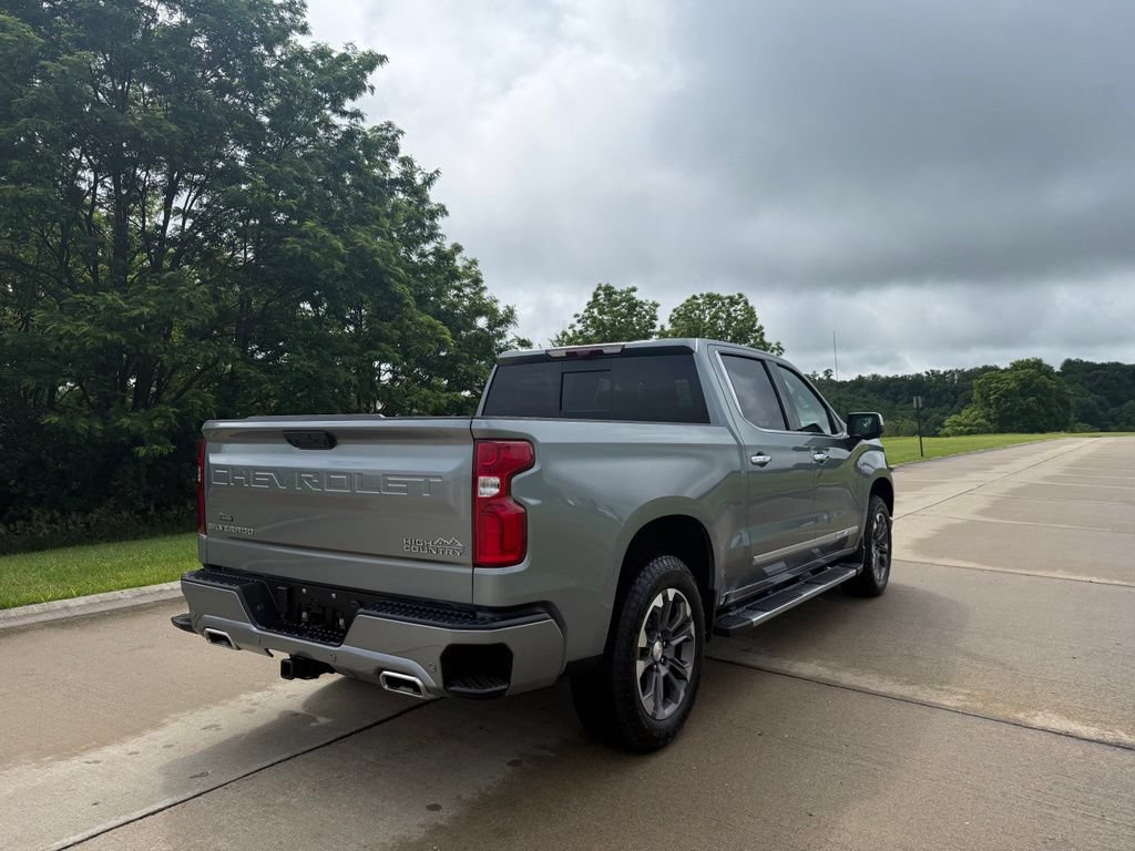 Used 2026 Chevrolet Silverado 1500 High Country w/ Technology Package AWD/4WD image 3