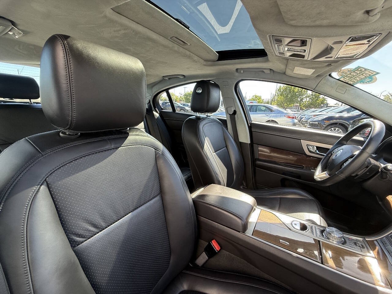 Used 2010 Jaguar XF Supercharged RWD image 19