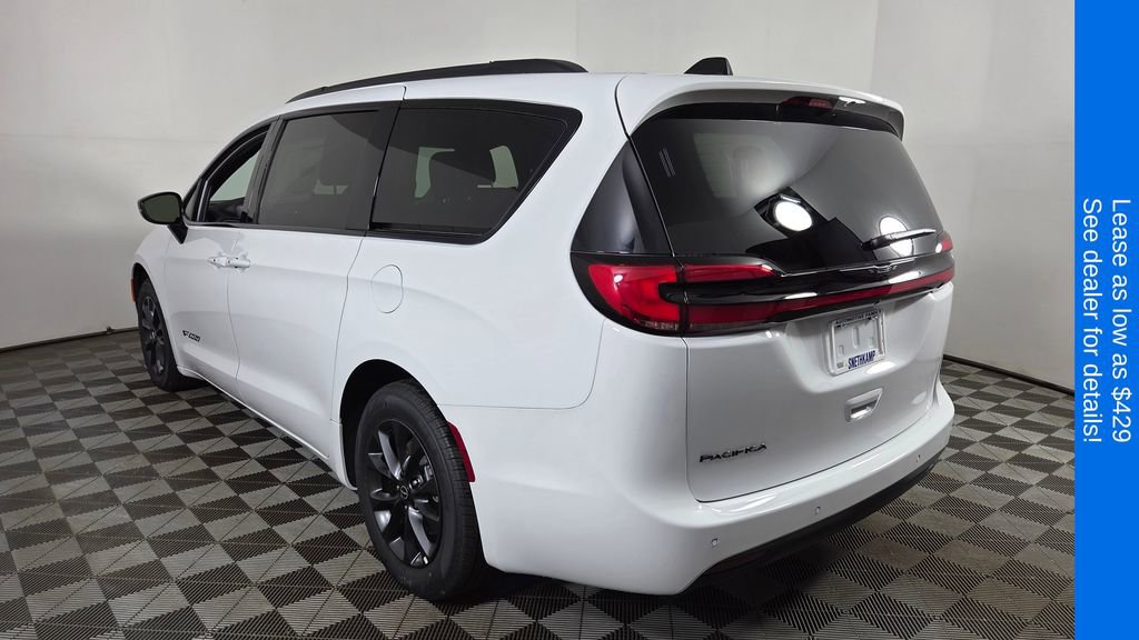 New 2025 Chrysler Pacifica Select w/ Fav Edition Package FWD image 6