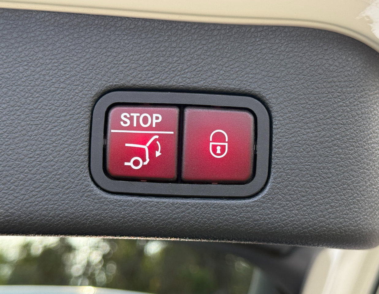 Used 2018 Mercedes-Benz GLE 350 4MATIC image 25