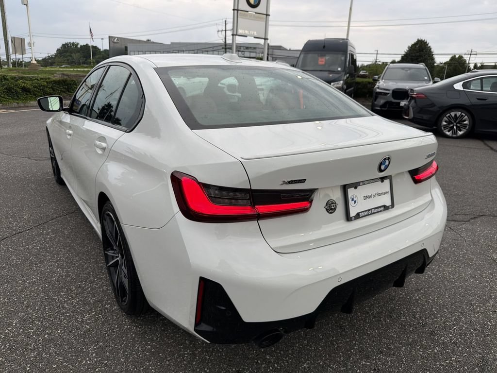 Used 2023 BMW 330i xDrive Sedan w/ M Sport Package AWD/4WD image 12
