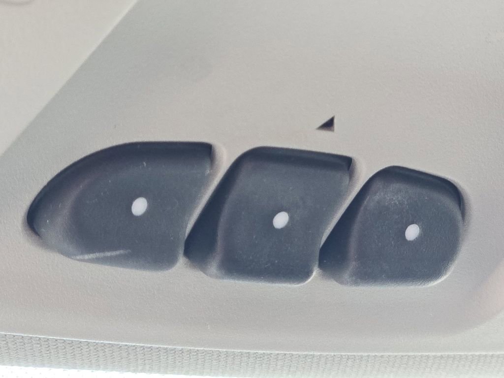 Used 2014 GMC Acadia SLT image 33