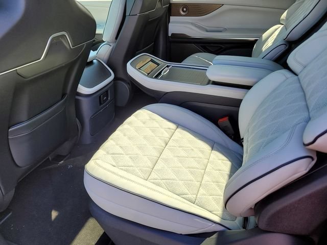 New 2026 Lincoln Navigator L Black Label AWD/4WD image 41
