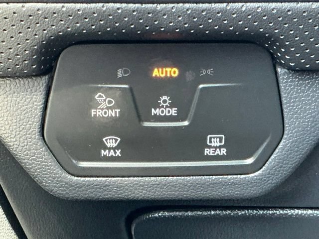 Used 2024 Volkswagen Atlas Cross Sport SEL Premium R-Line AWD/4WD image 34