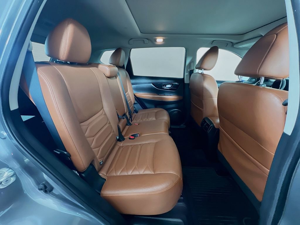 Used 2018 Nissan Rogue SL w/ Premium Package AWD/4WD image 35