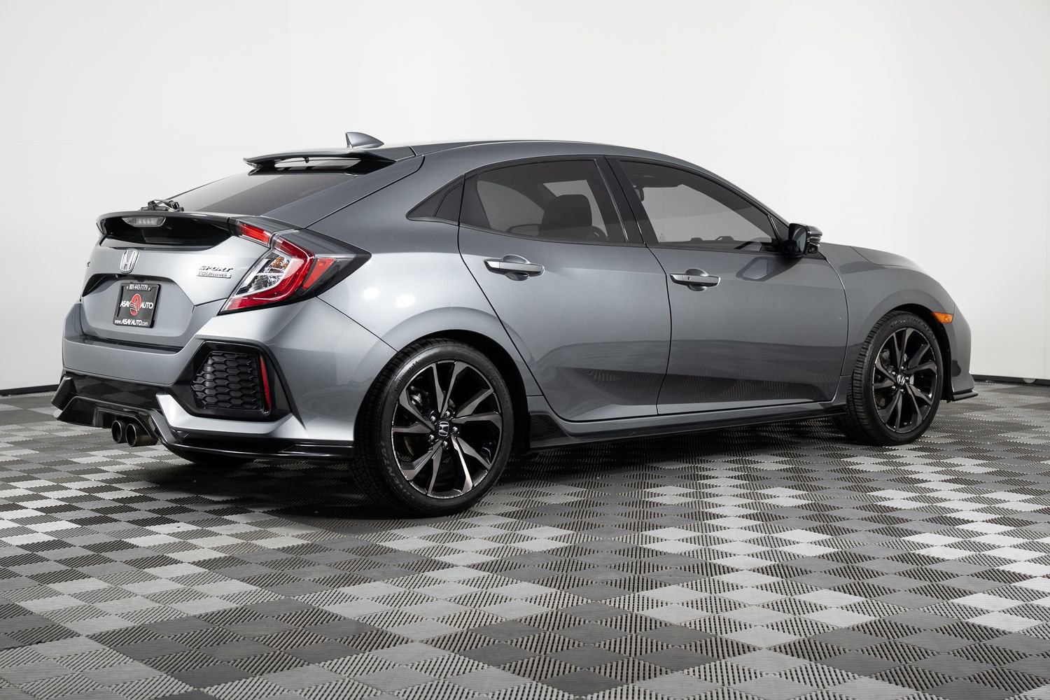 Used 2018 Honda Civic Sport Touring image 8