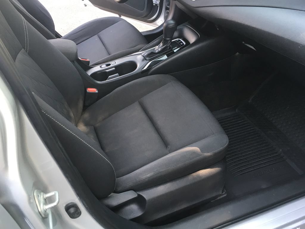 Used 2023 Toyota Corolla LE FWD image 28