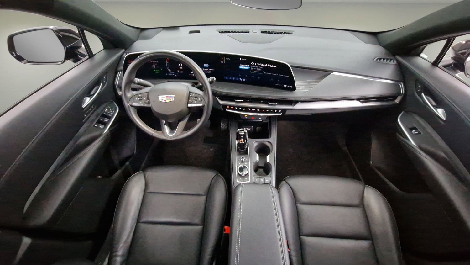 Used 2024 Cadillac XT4 Premium Luxury image 9