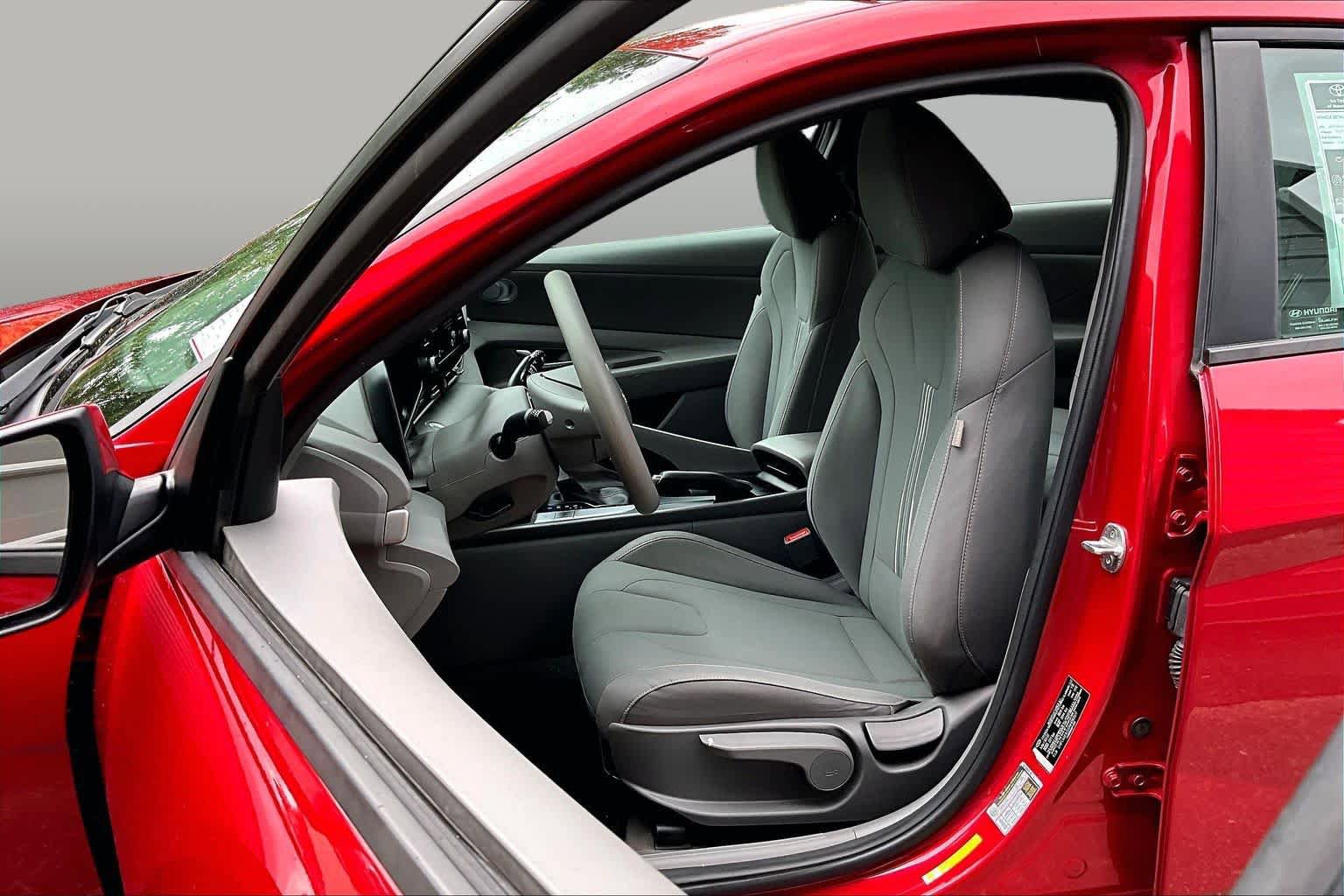 Used 2022 Hyundai Elantra SEL FWD image 17