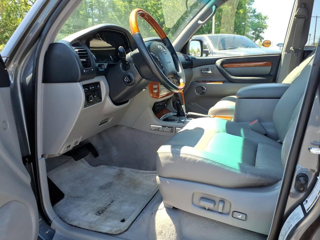 Used 2004 Lexus LX 470 4WD image 15