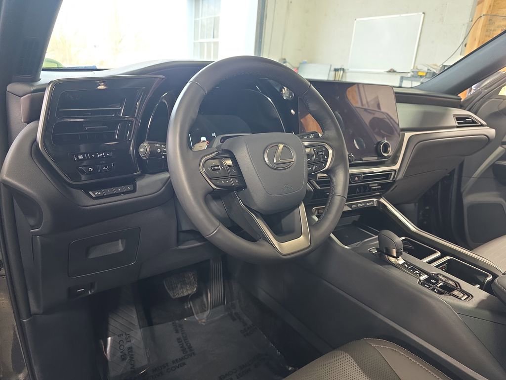 Used 2025 Lexus TX 350 AWD w/ Technology Package image 16