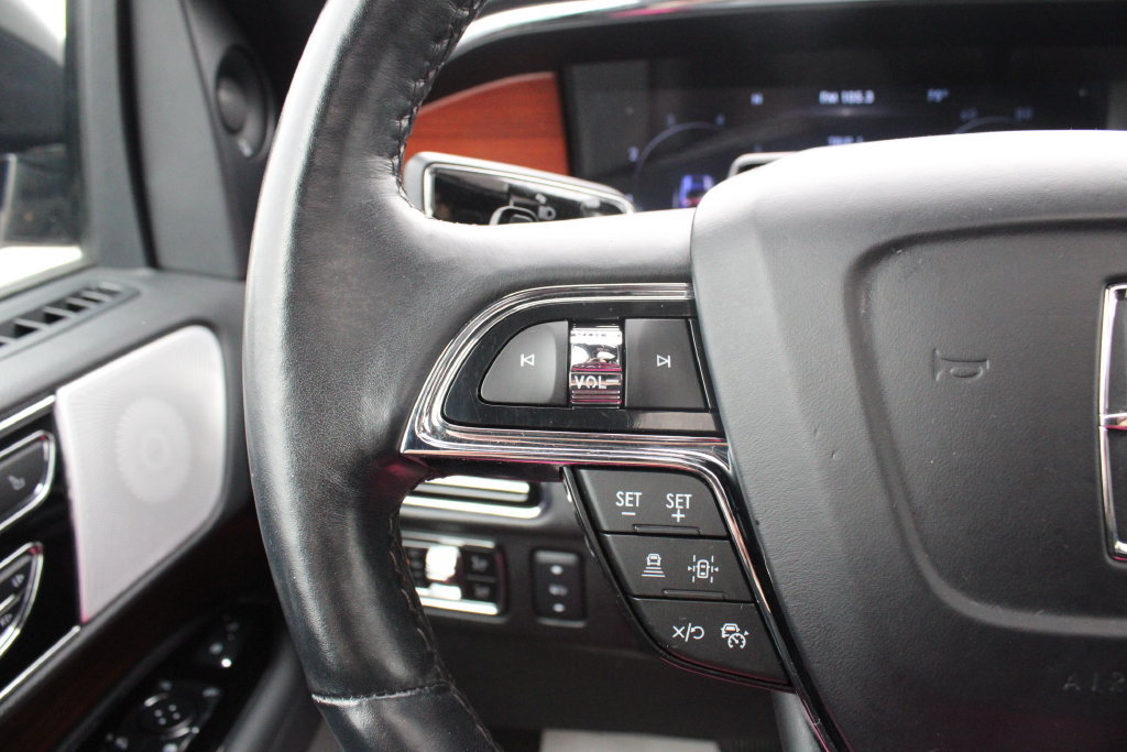 Used 2024 Lincoln Navigator L Reserve AWD/4WD image 11