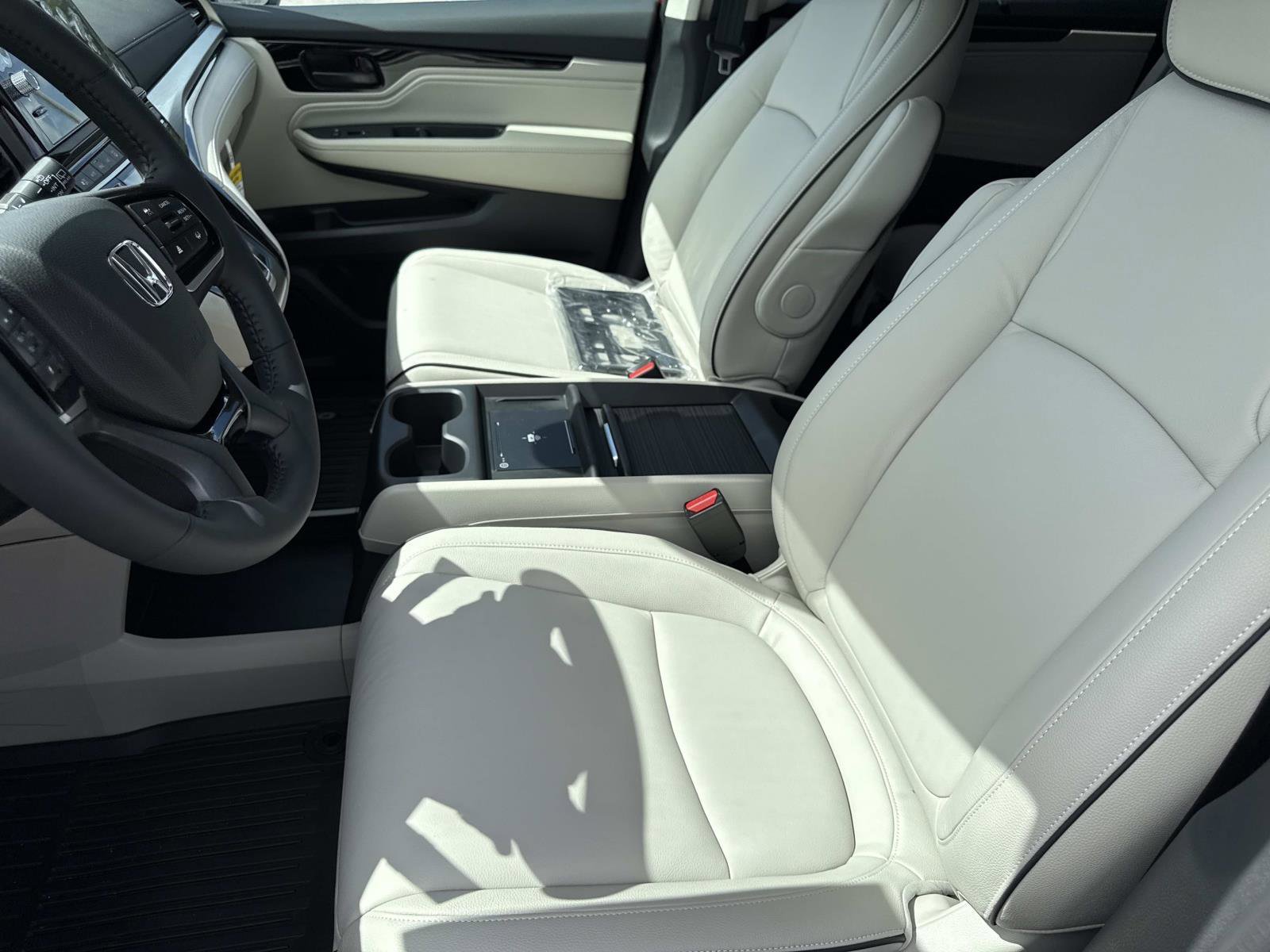 New 2026 Honda Odyssey Touring image 23