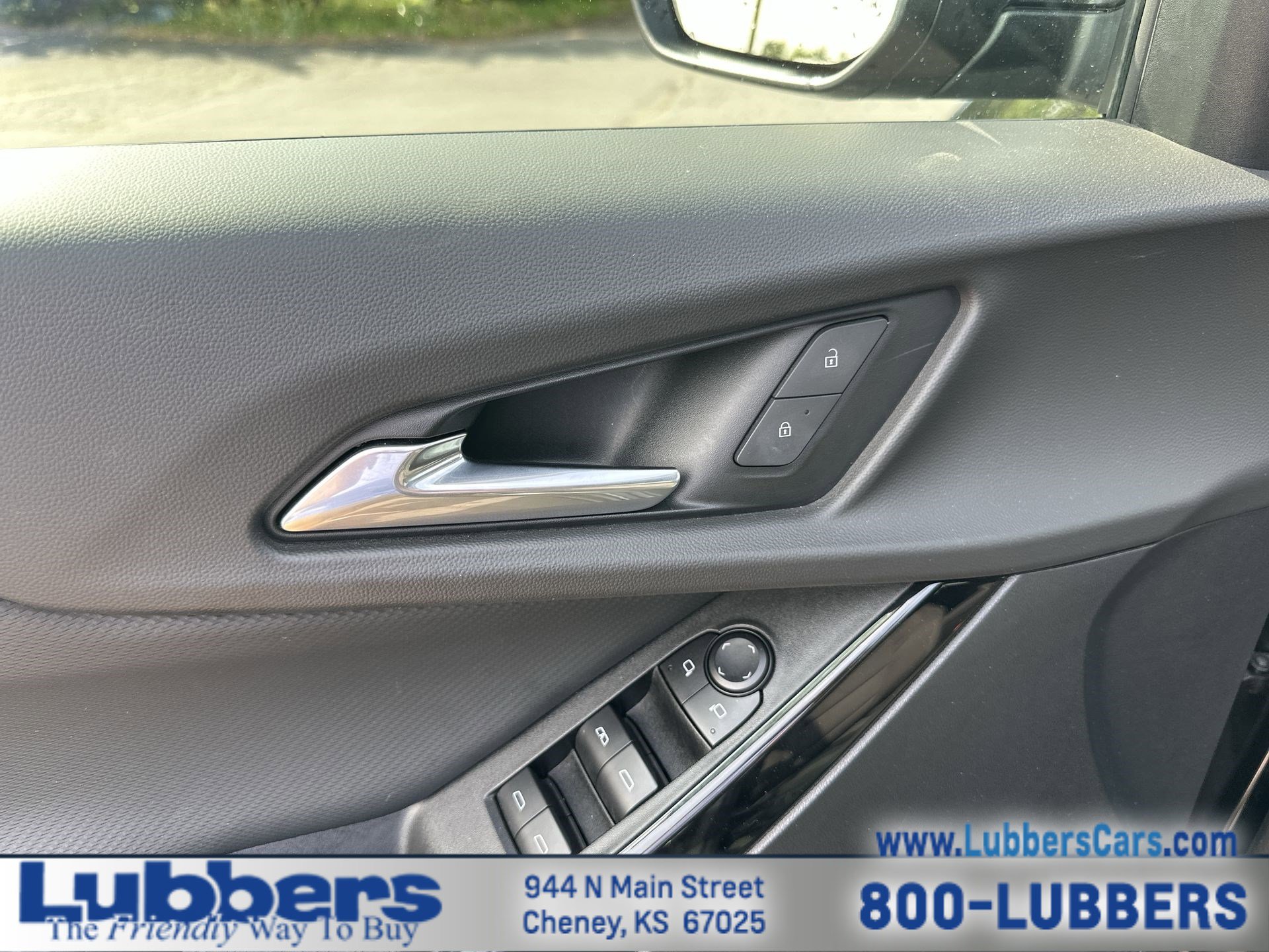 Used 2025 Chevrolet Equinox LT FWD image 12