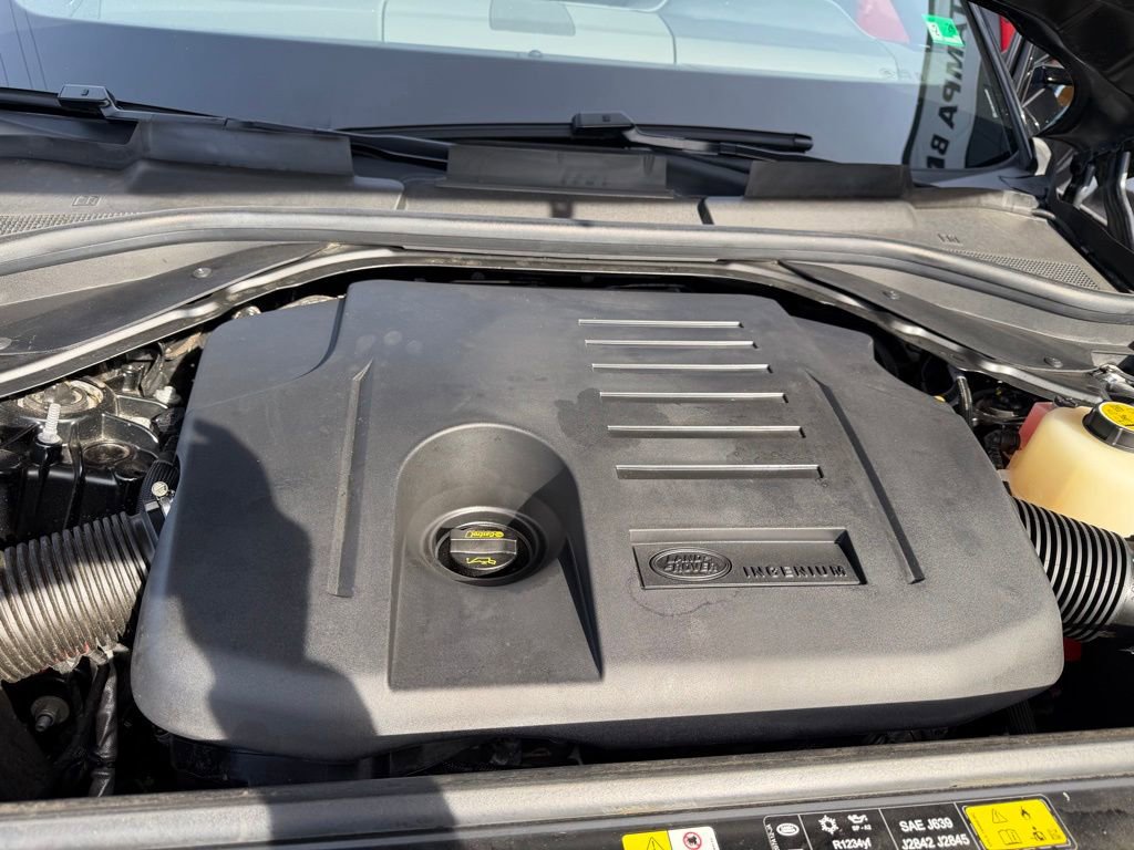Used 2025 Land Rover Range Rover Sport SE image 12
