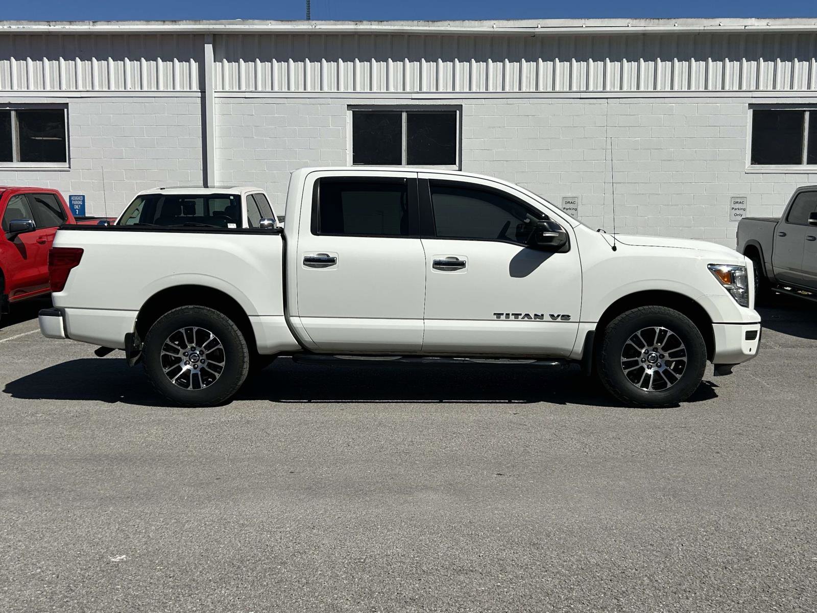 Used 2020 Nissan Titan SV w/ SV Convenience Package AWD/4WD image 2