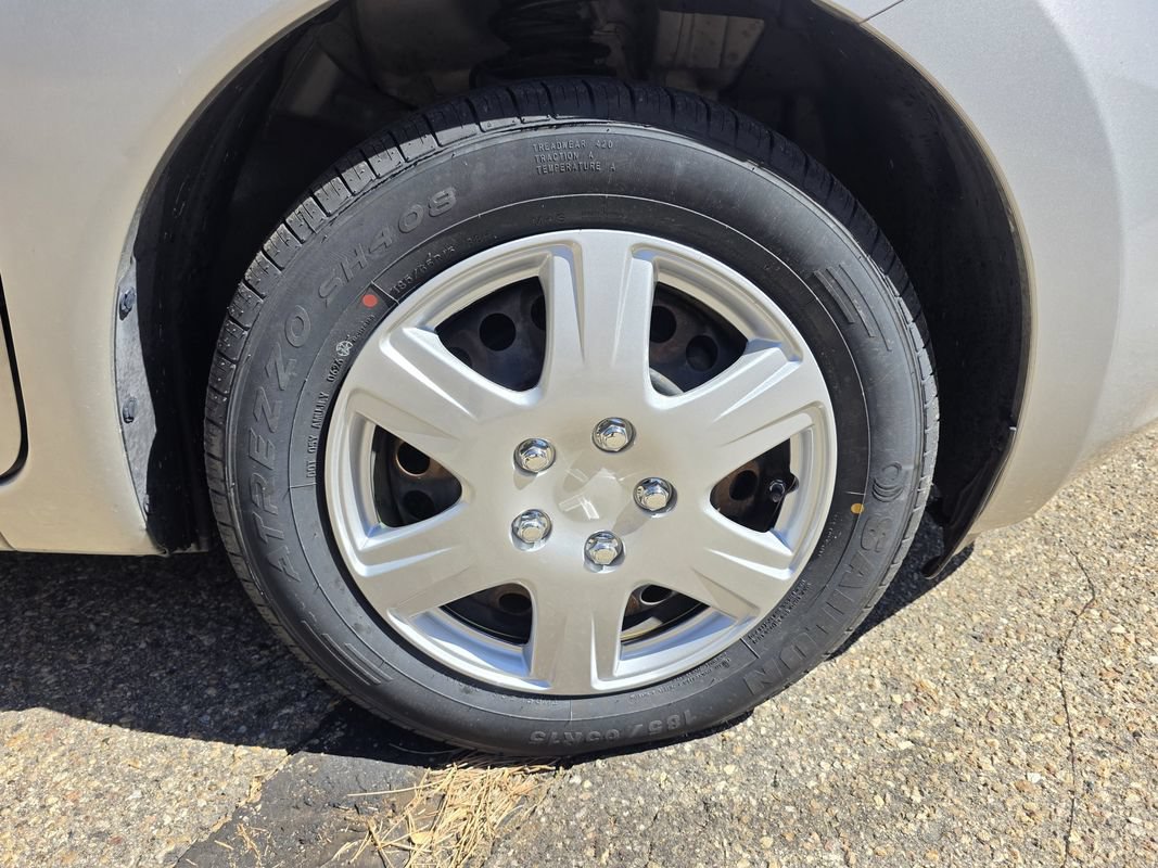 Used 2014 Nissan Versa Note SV FWD image 39