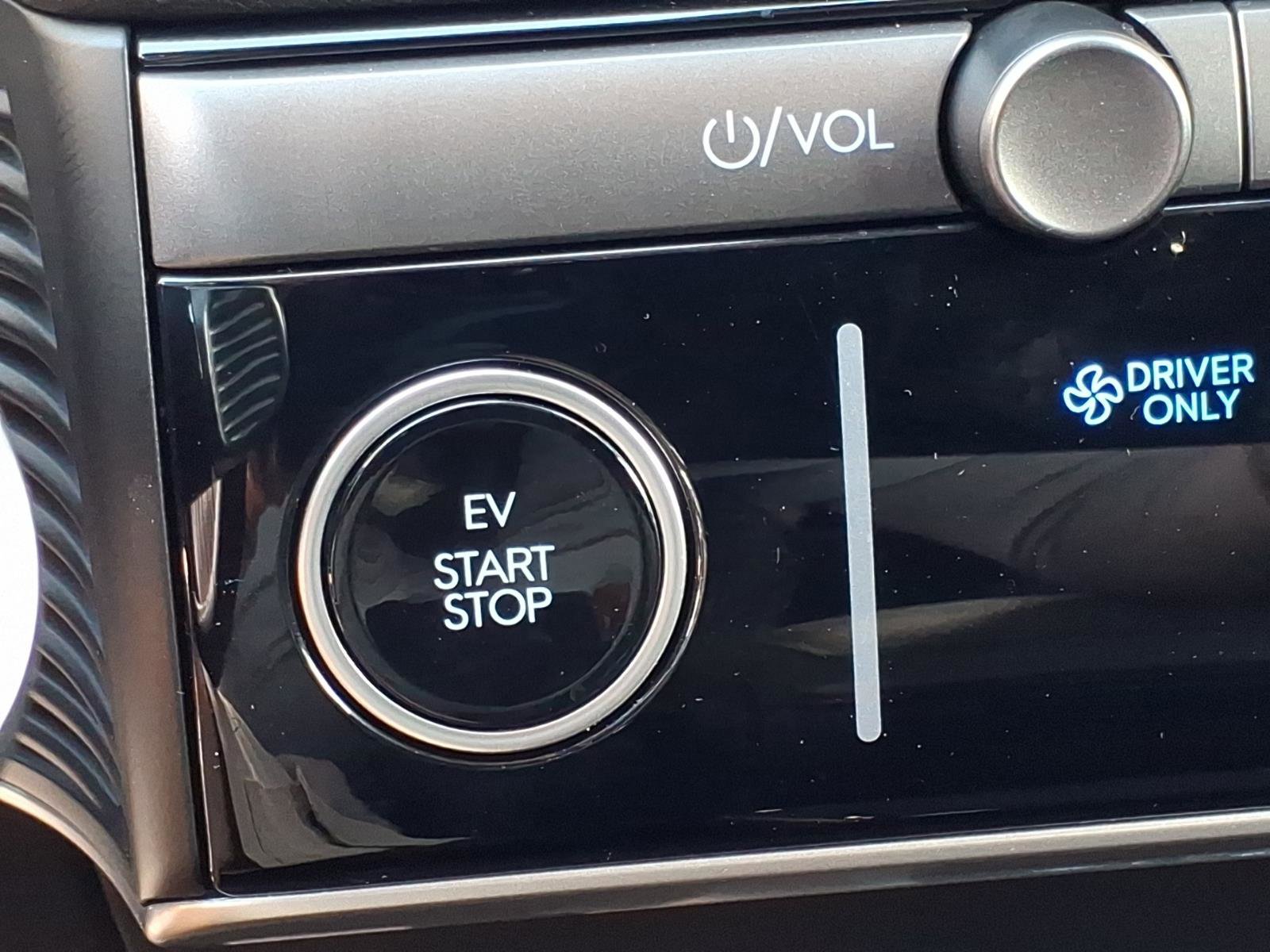 Certified 2025 Hyundai Ioniq 5 SEL RWD image 22