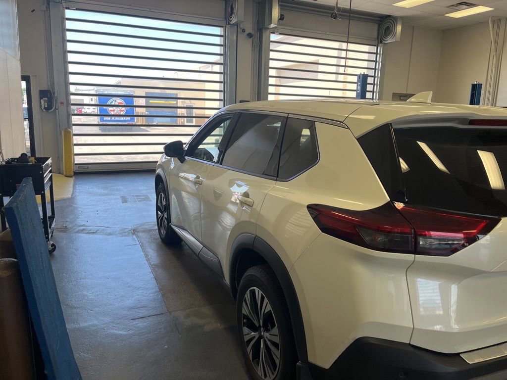 Used 2021 Nissan Rogue SV FWD image 5