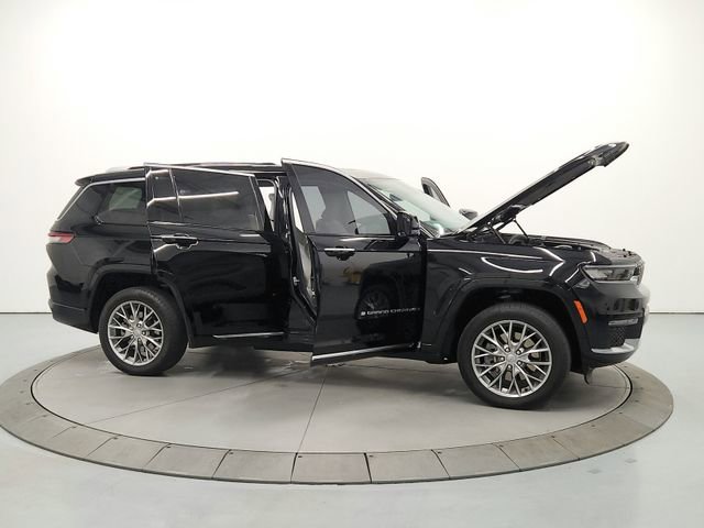 Used 2022 Jeep Grand Cherokee L Summit w/ Luxury Tech Group V AWD/4WD image 16